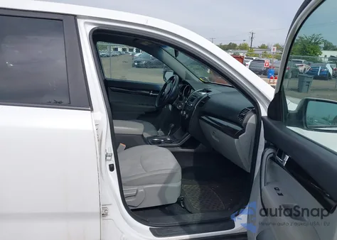 2011 Kia Sorento Lx from USA, damaged, VIN 5XYKTCA11BG014754